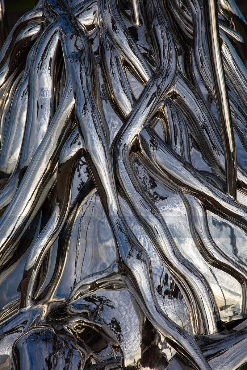 Polished-stainless-steel-tree-statue-in-USA