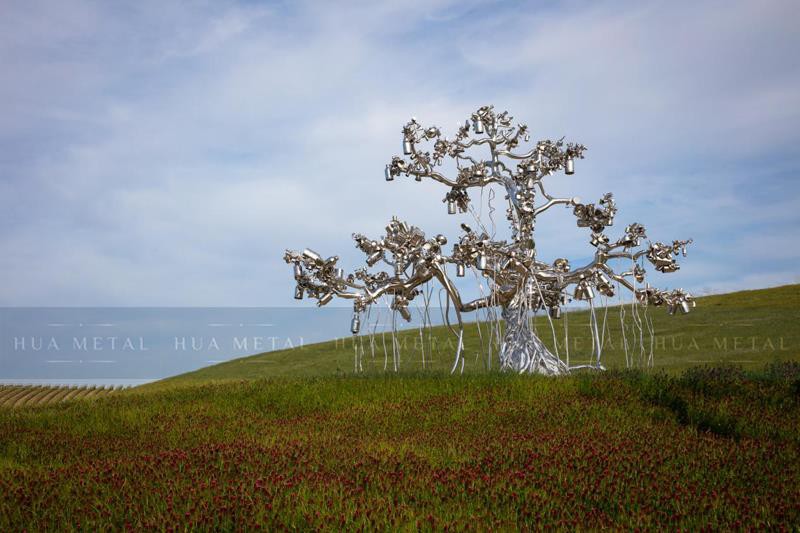 Mirror-polished-stainless-steel-tree-sculpture