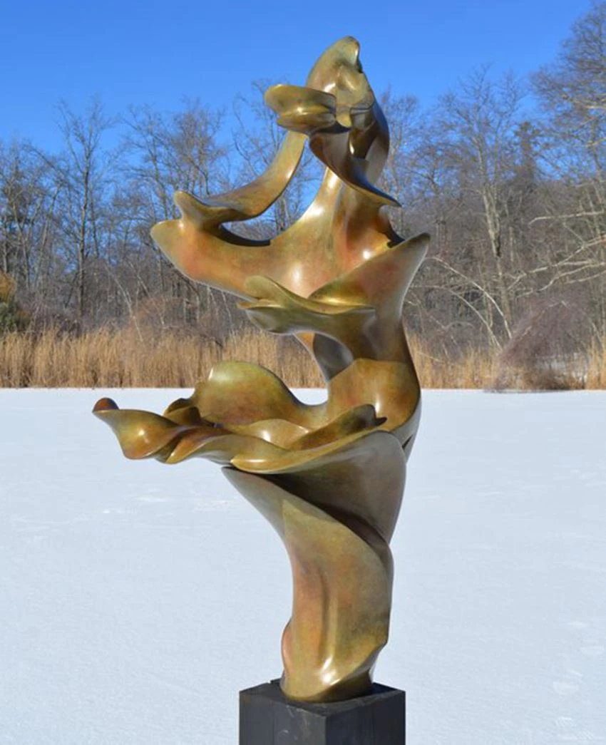 Bronze Davonte statue won 2nd price in Equinox bakance show