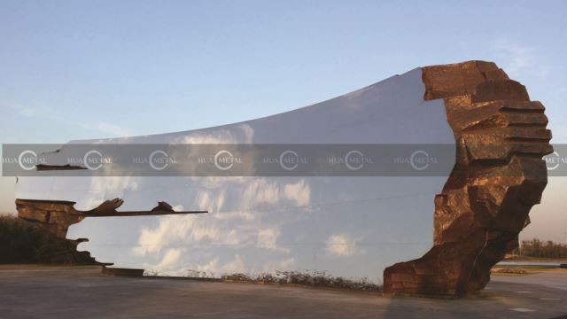 مجسمه بزرگ استیل