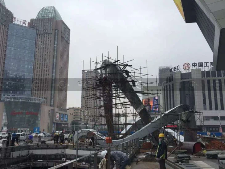 Installation-site-of-Custom-stainless-steel-urban-sculptures-monument